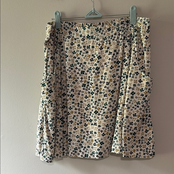 Old Navy Cream and Green Skirt Size M - Picture 1 of 6